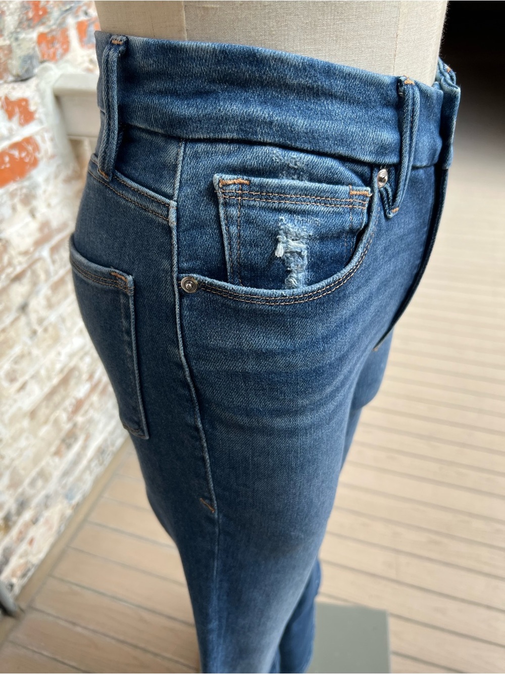 Good American High-Rise Curvy Good Legs Flare - Picture 3 of 7